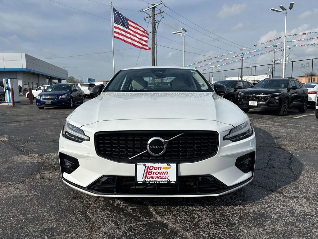 Used 2024 Volvo S60 B5 Core image 31