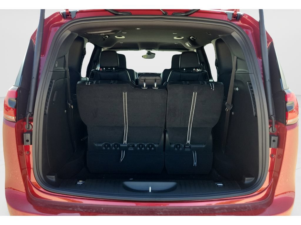New 2027 Chrysler Pacifica Select AWD/4WD image 9