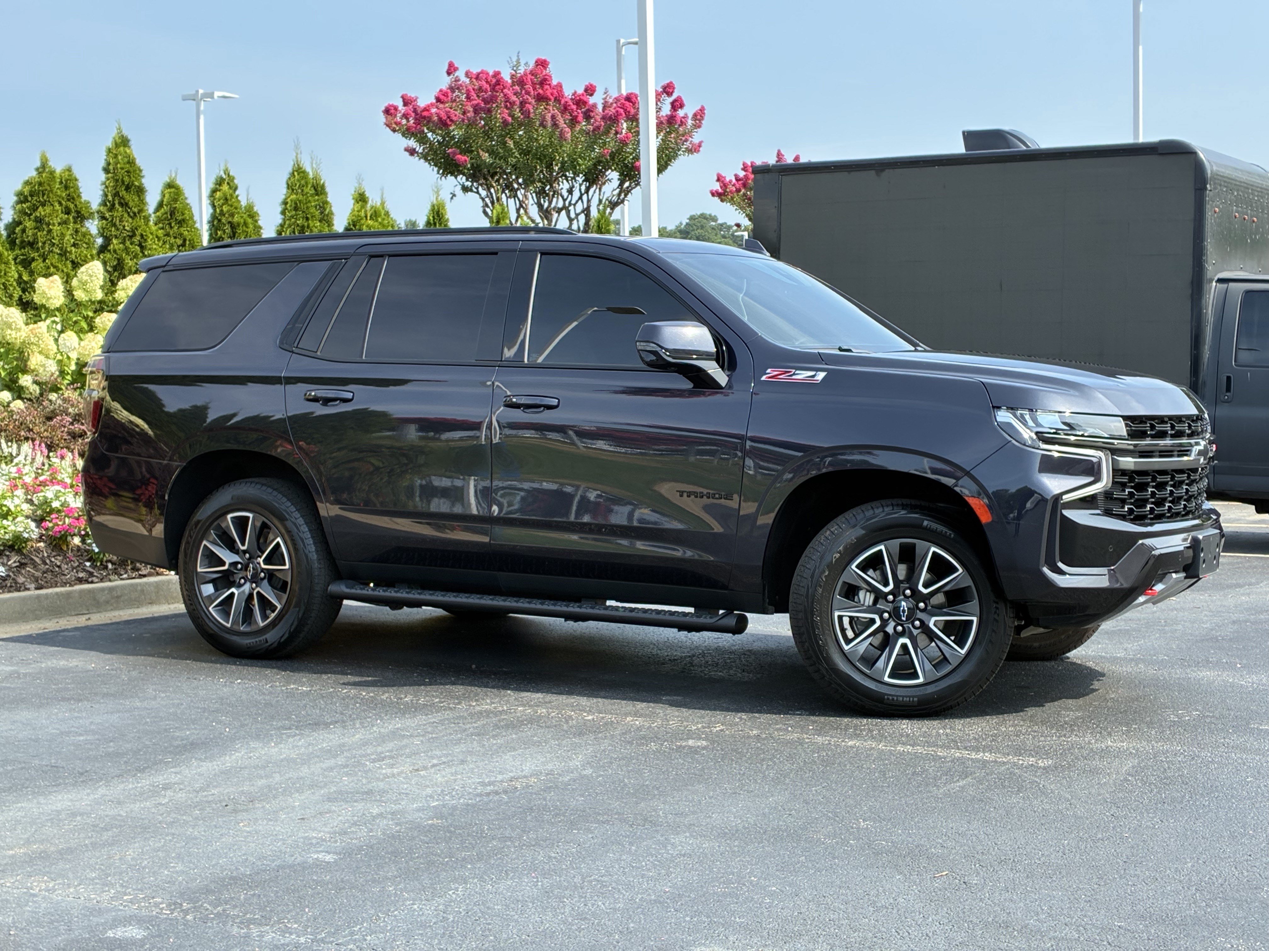 Used 2022 Chevrolet Tahoe Z71 w/ Luxury Package AWD/4WD image 6