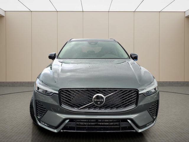 New 2026 Volvo XC60 B5 Plus w/ Protection Package Premier AWD/4WD image 4