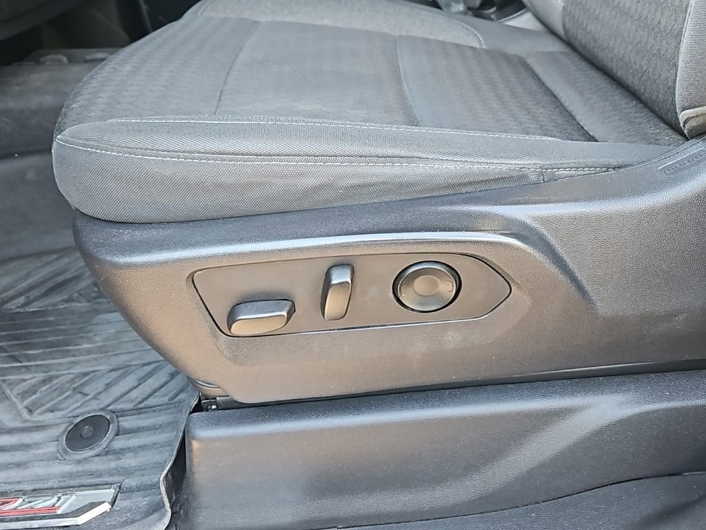 Used 2024 Chevrolet Silverado 2500 LT image 17