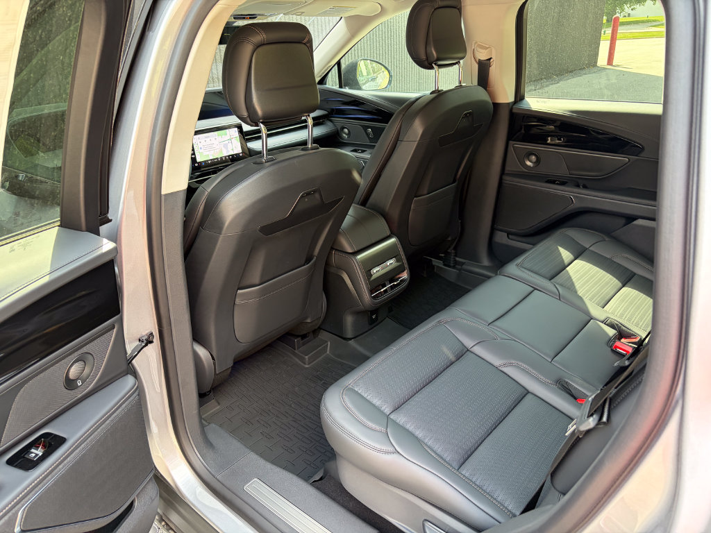 New 2026 Lincoln Nautilus Reserve w/ Jet Appearance Package AWD/4WD image 19