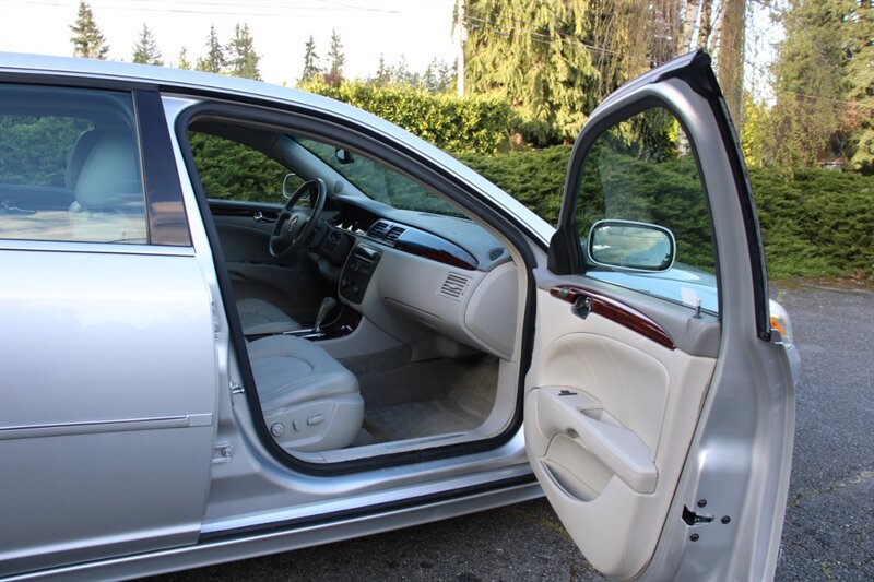 Used 2010 Buick Lucerne CXL image 13