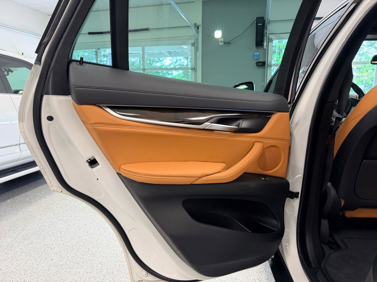 Used 2019 BMW X6 sDrive35i RWD image 22