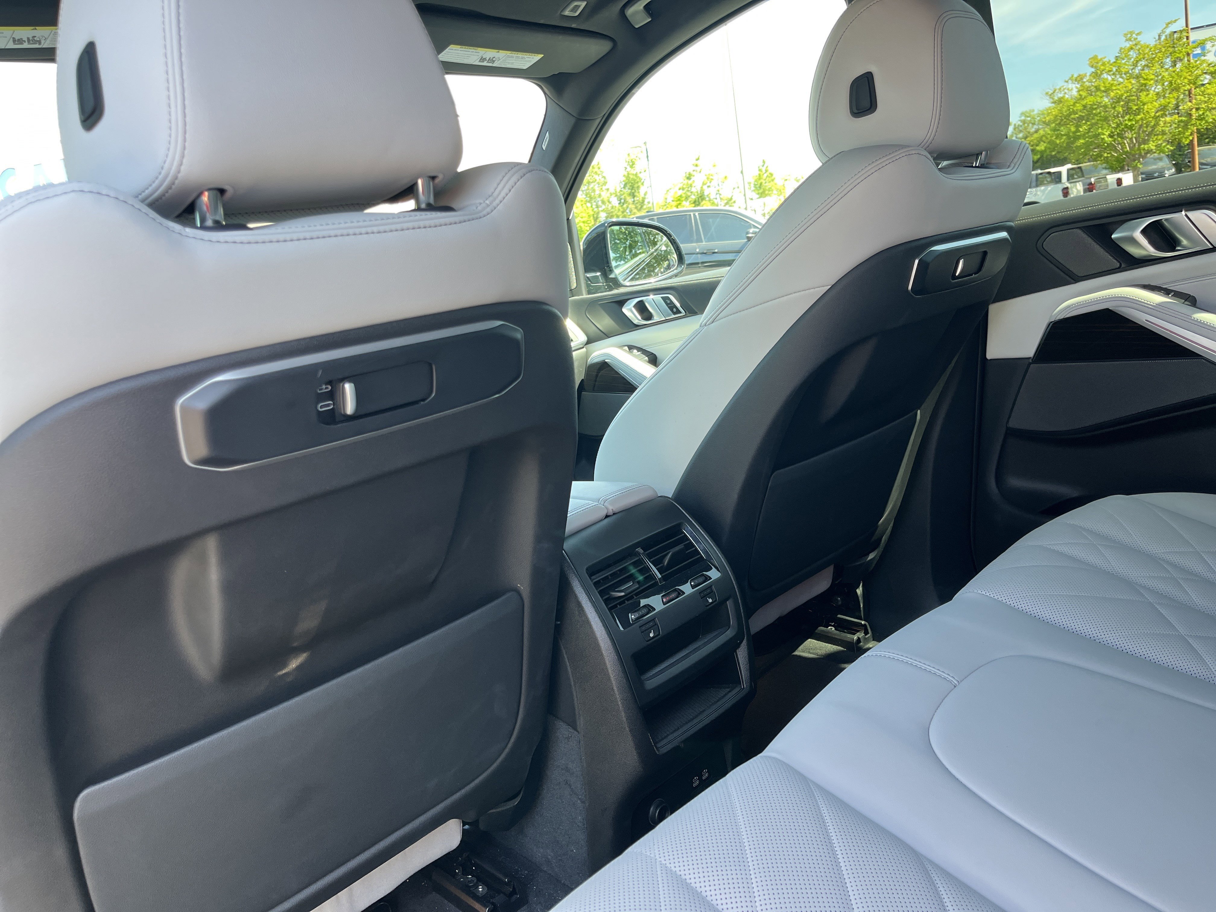 Used 2024 BMW X5 xDrive40i w/ M Sport Package AWD/4WD image 22