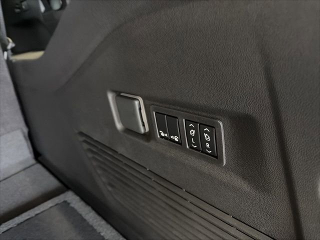 New 2026 GMC Yukon XL Denali w/ Sun & Power Step Package image 31