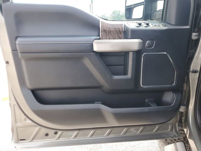 Used 2019 Ford F250 Lariat w/ Lariat Ultimate Package AWD/4WD image 18