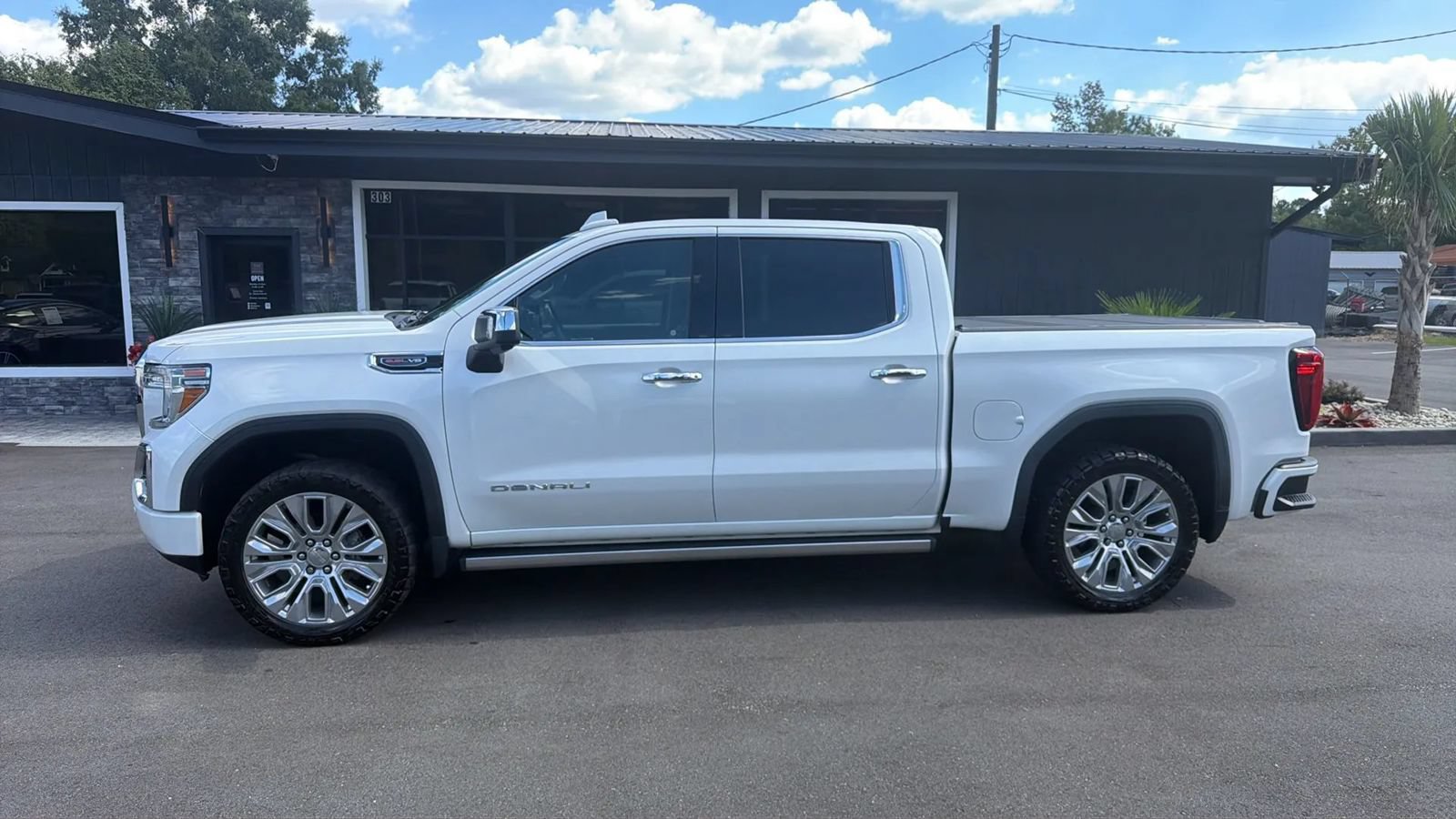 Used 2020 GMC Sierra 1500 Denali w/ Denali Ultimate Package AWD/4WD image 2