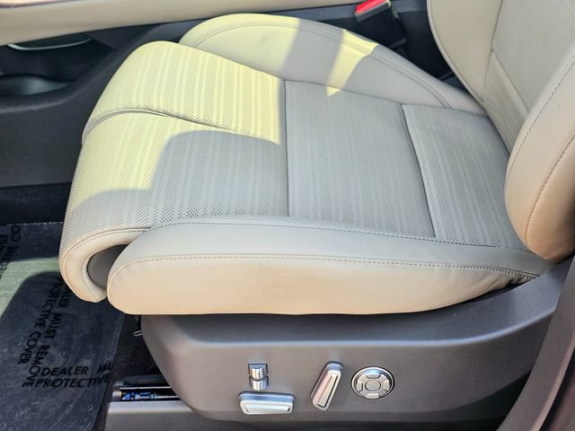 Used 2025 Lincoln Nautilus Reserve AWD/4WD image 19