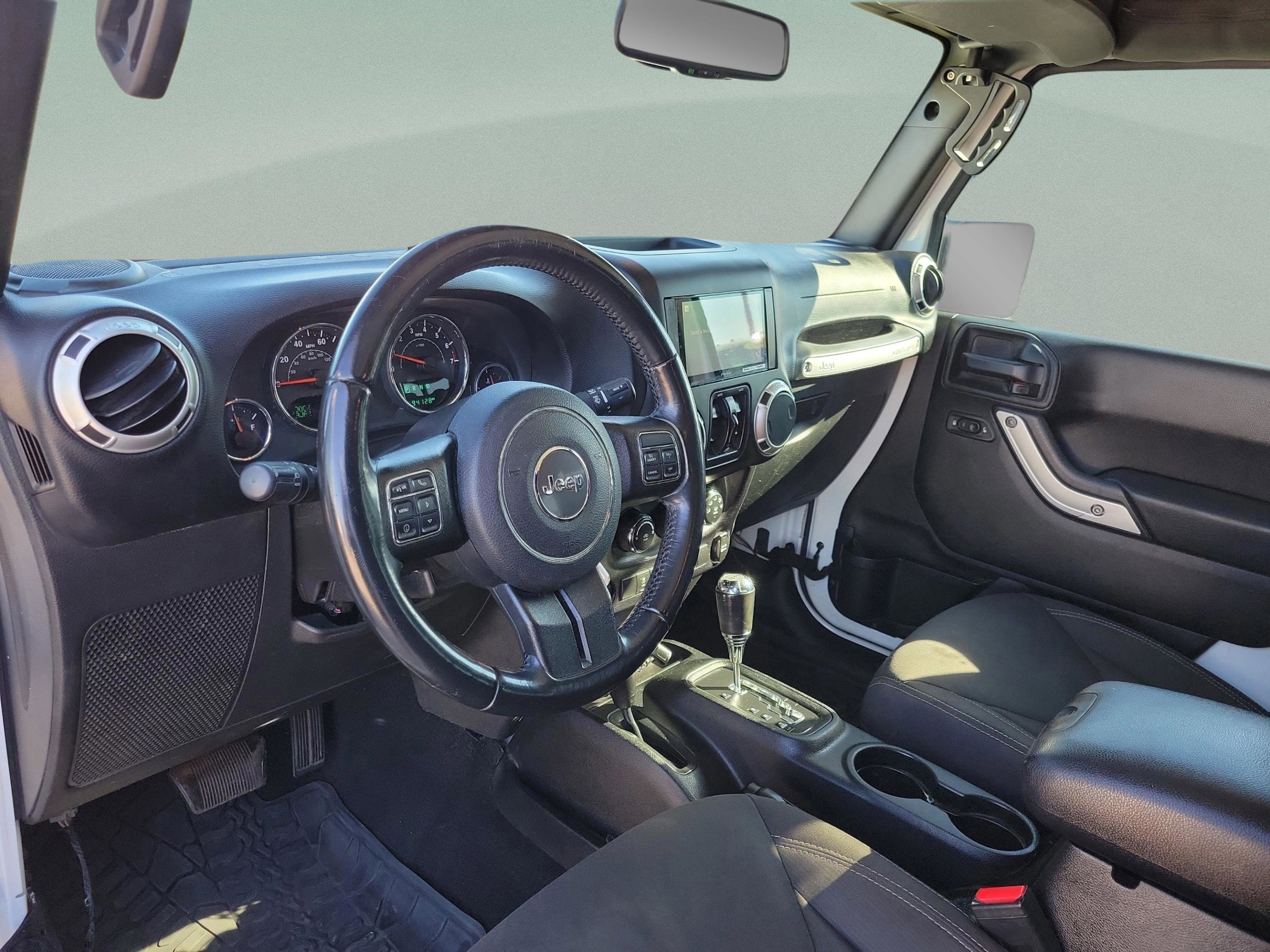 Used 2017 Jeep Wrangler Unlimited Sahara w/ Max Tow Package image 14