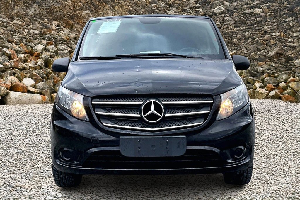 Used 2018 Mercedes-Benz Metris Passenger image 3