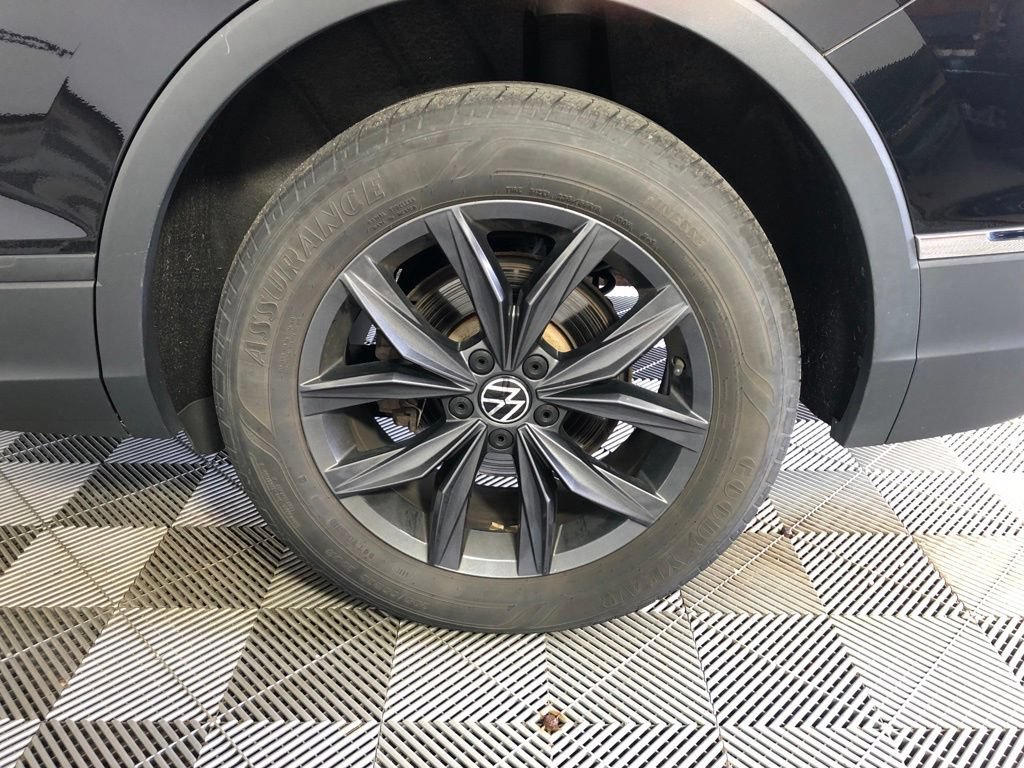 Used 2023 Volkswagen Tiguan SE AWD/4WD image 20