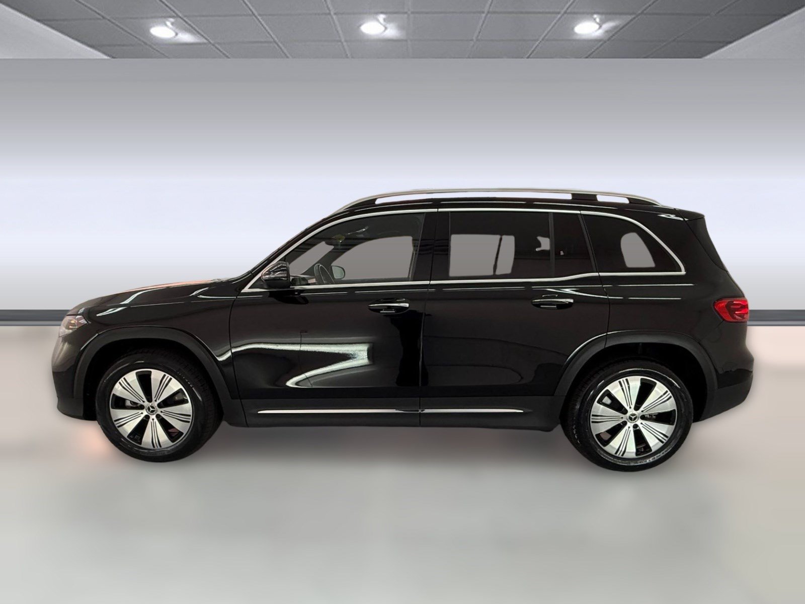 Used 2024 Mercedes-Benz EQB 250+ image 2