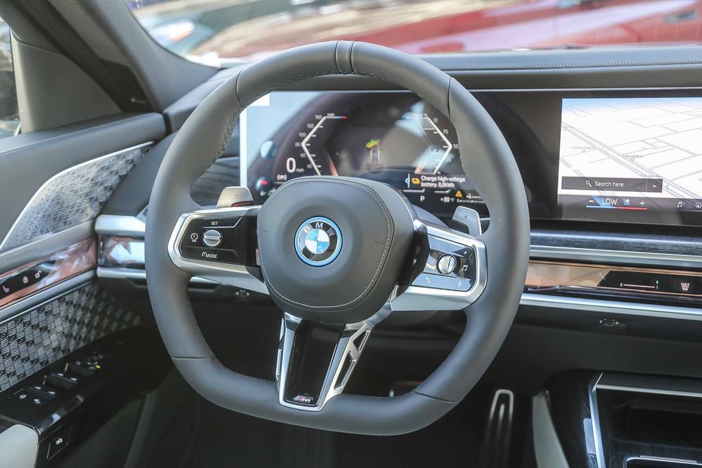 Used 2026 BMW 750e xDrive w/ Premium Package AWD/4WD image 12