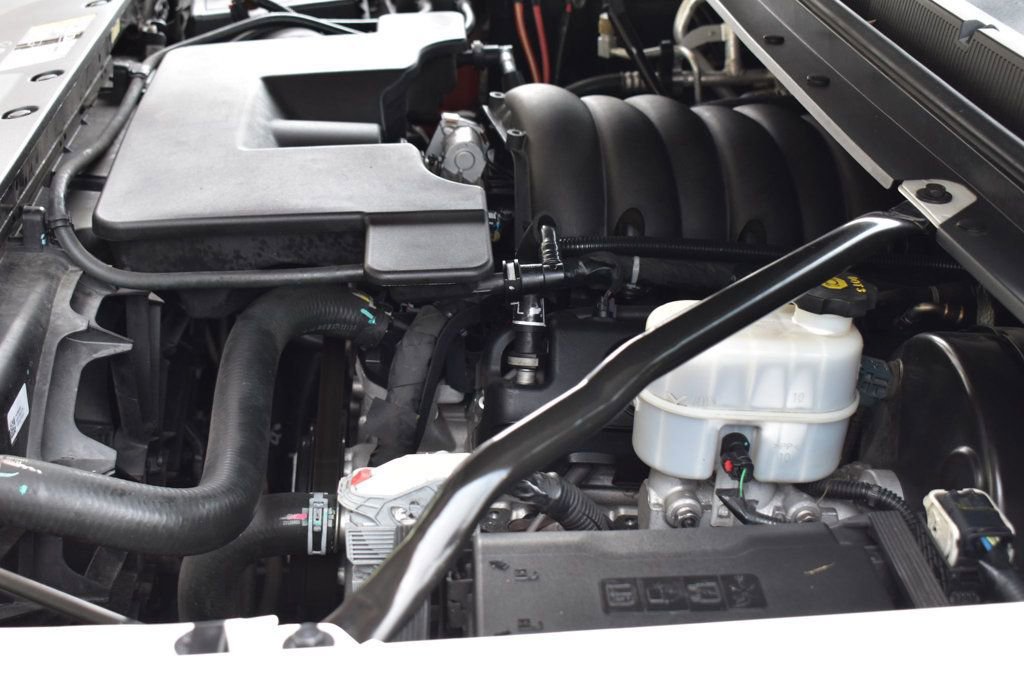 Used 2018 Chevrolet Suburban LT image 14