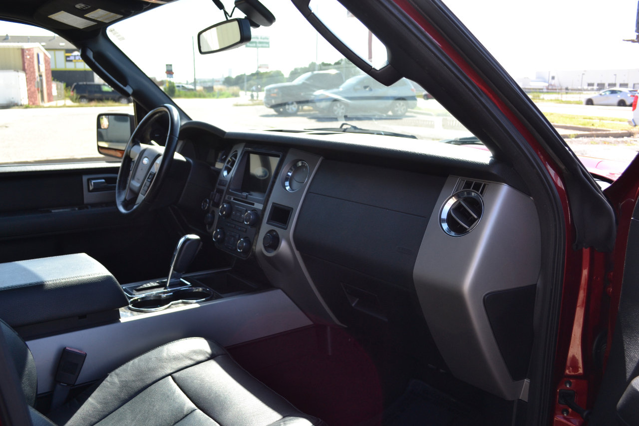 Used 2016 Ford Expedition Limited w/ Equipment Group 301A image 31