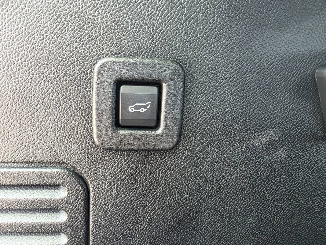 Used 2017 Lincoln Navigator L Select AWD/4WD image 21