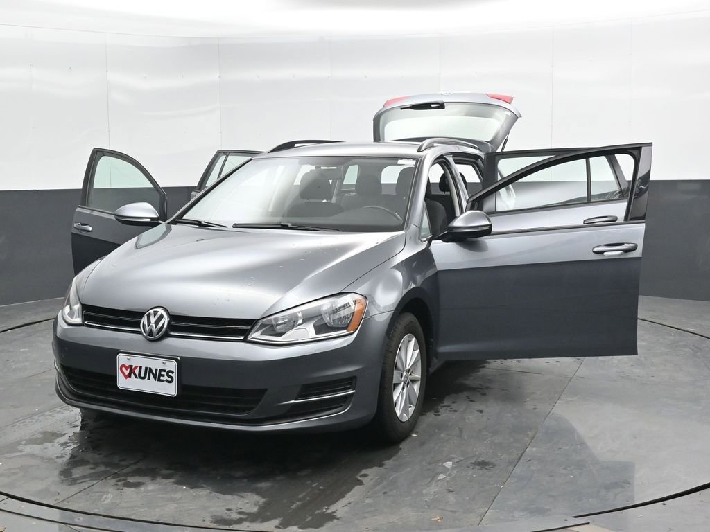 Used 2016 Volkswagen Golf S FWD image 42