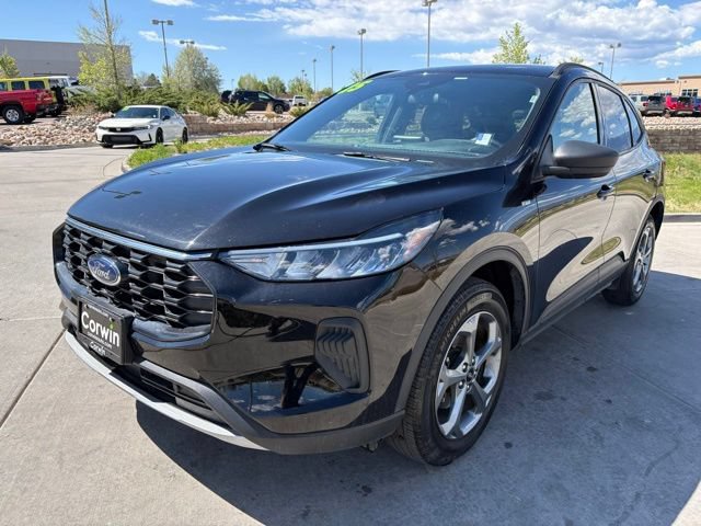 Used 2025 Ford Escape ST-Line AWD/4WD image 3