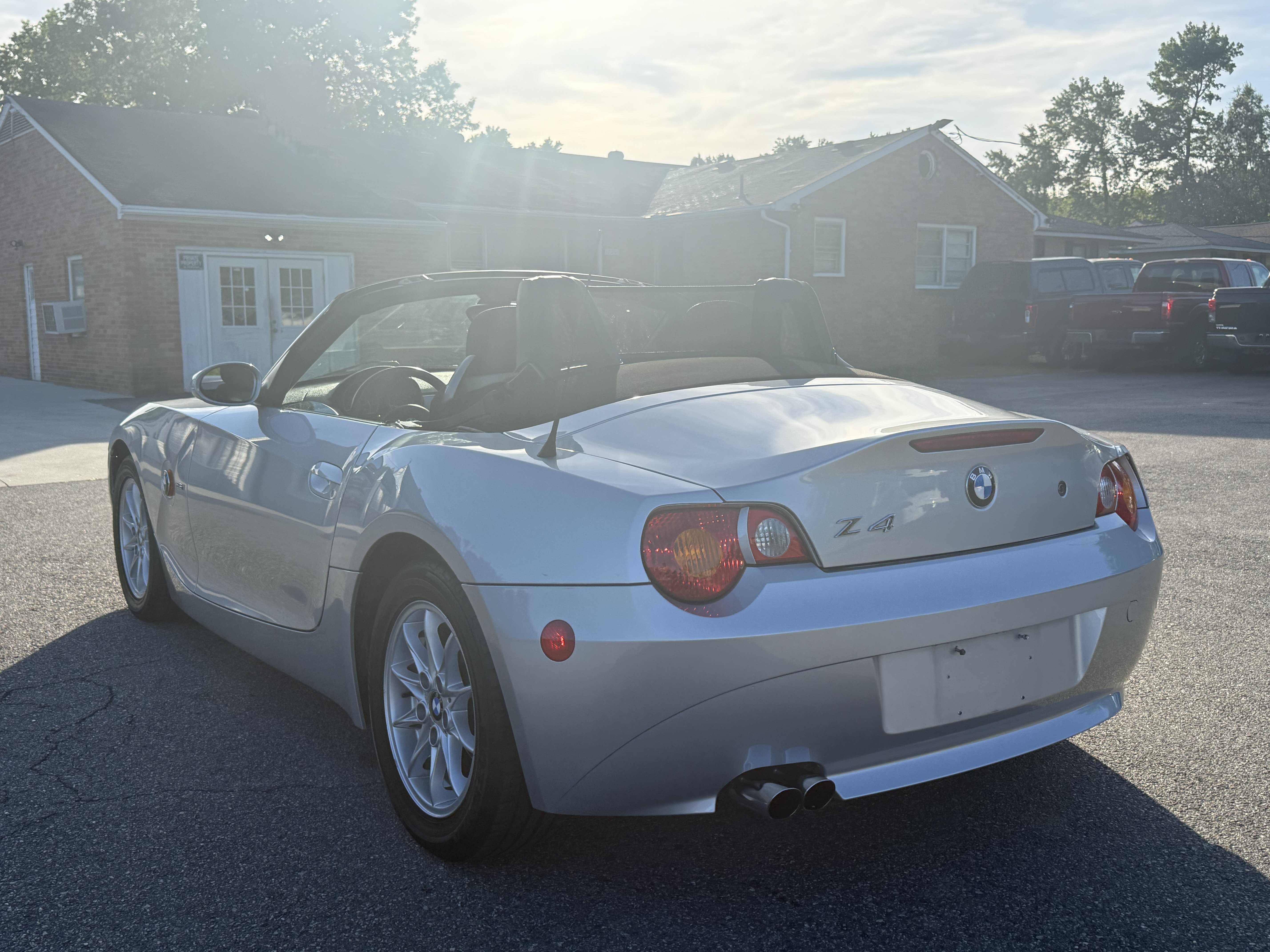 Used 2004 BMW Z4 2.5i RWD image 8