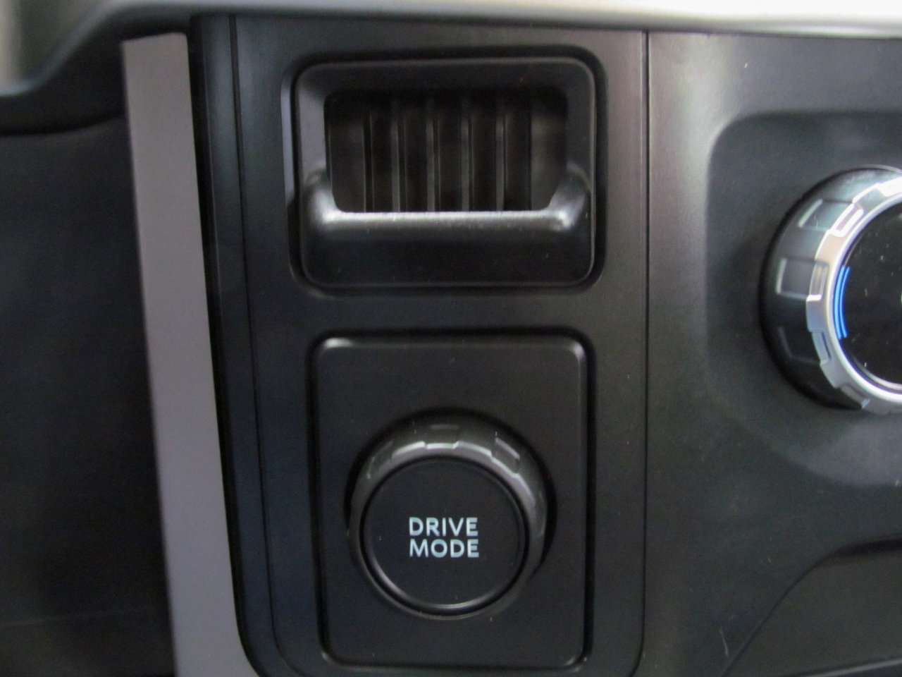 Used 2022 Ford F150 XLT w/ Equipment Group 301A Mid image 29