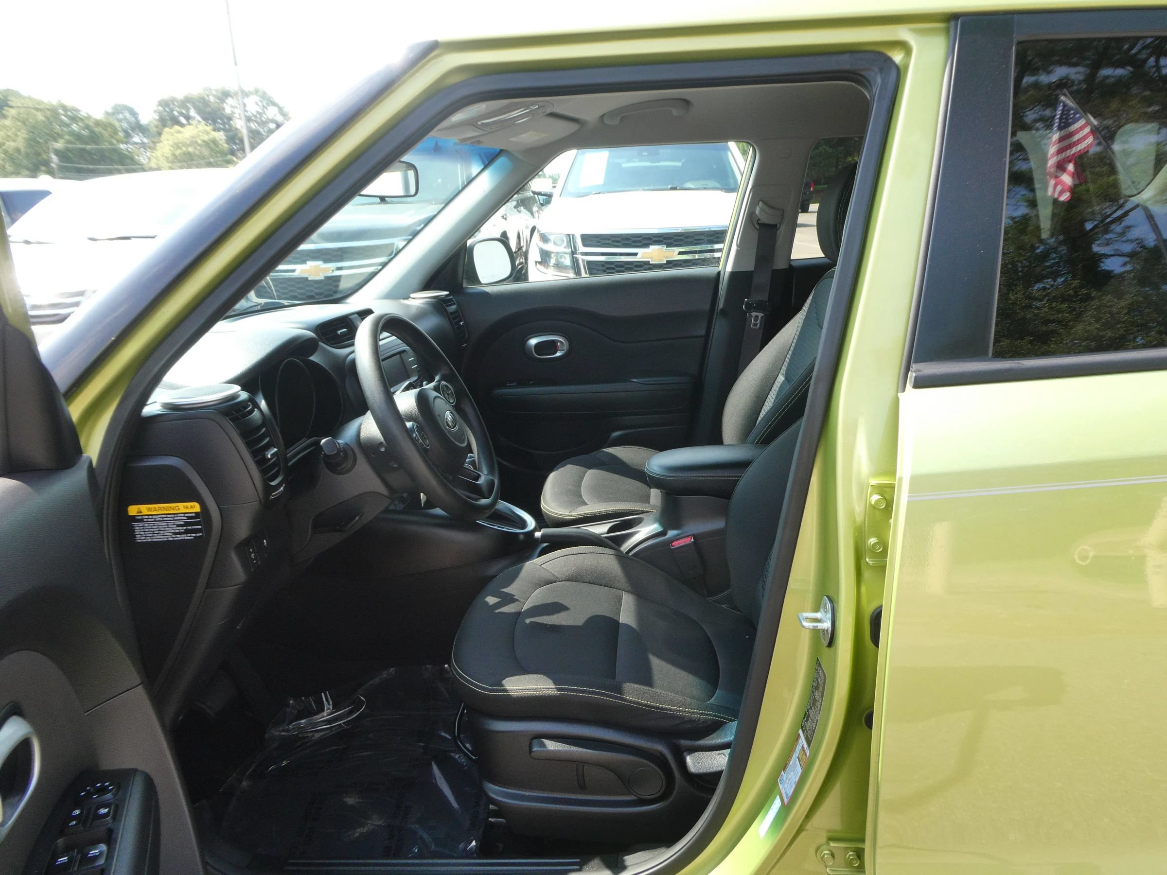 Used 2016 Kia Soul + FWD image 12