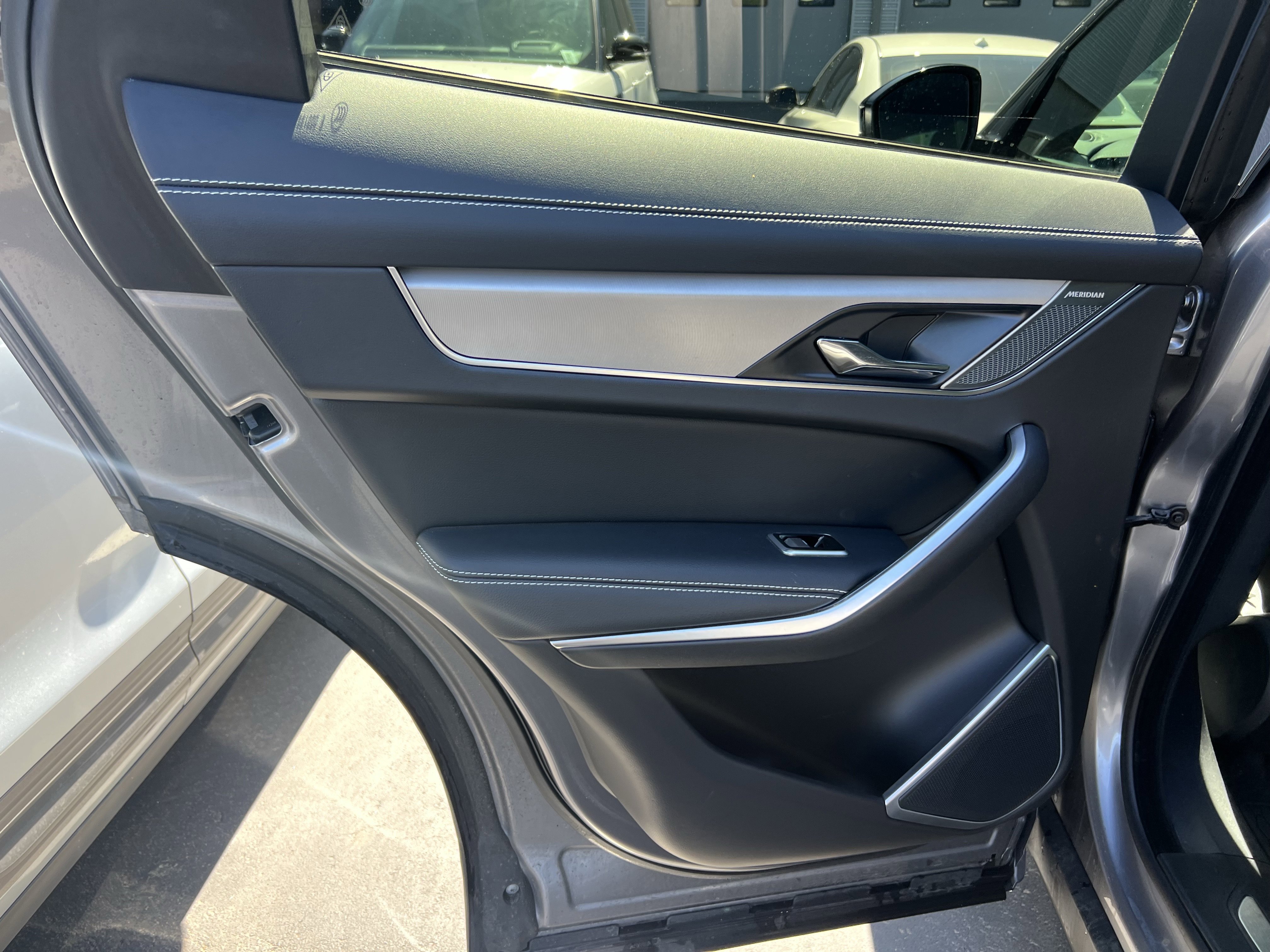 Certified 2025 Jaguar F-PACE R-Dynamic S image 26