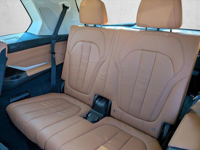 Used 2021 BMW X7 xDrive40i w/ Premium Package AWD/4WD image 16
