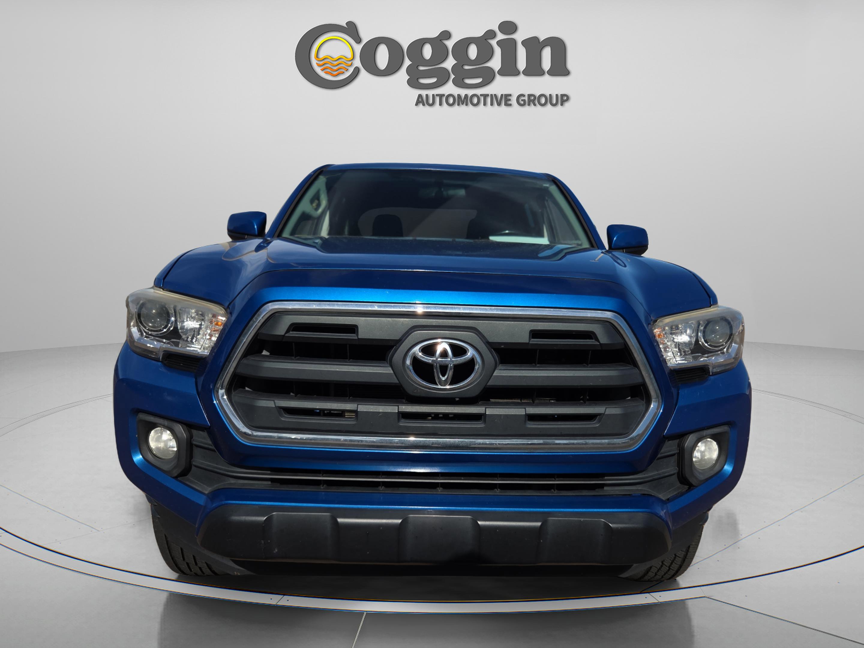 Used 2016 Toyota Tacoma SR5 w/ Towing Package image 8
