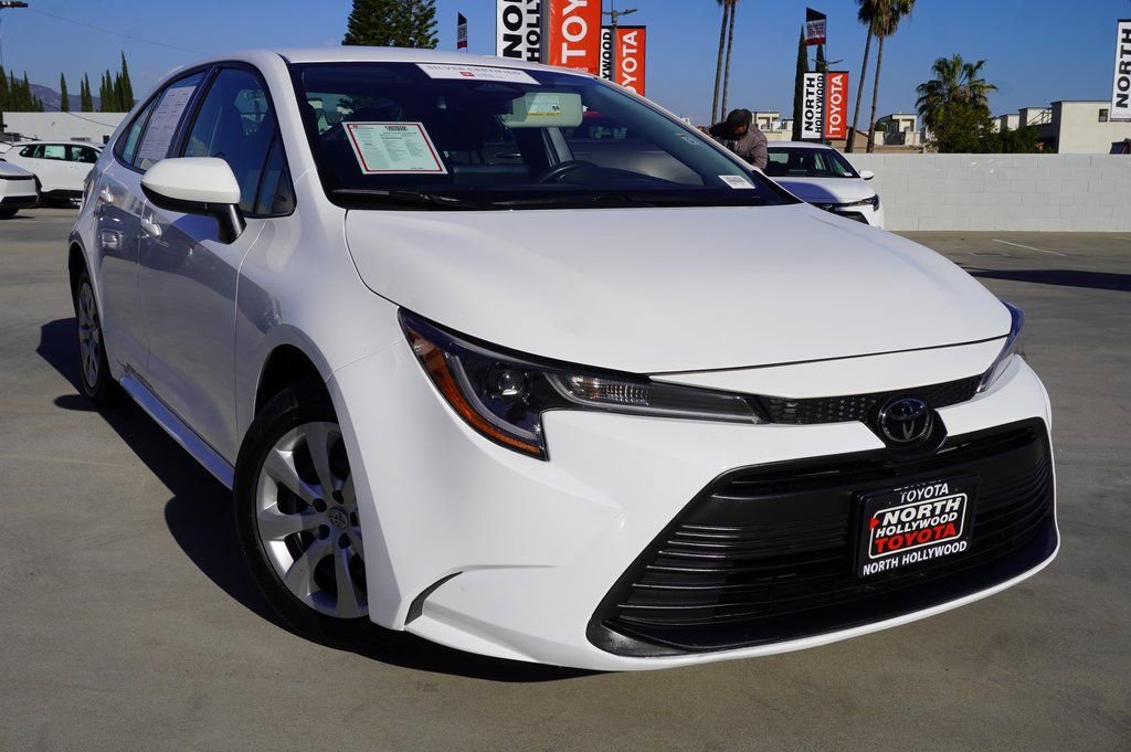 Certified 2024 Toyota Corolla LE image 2