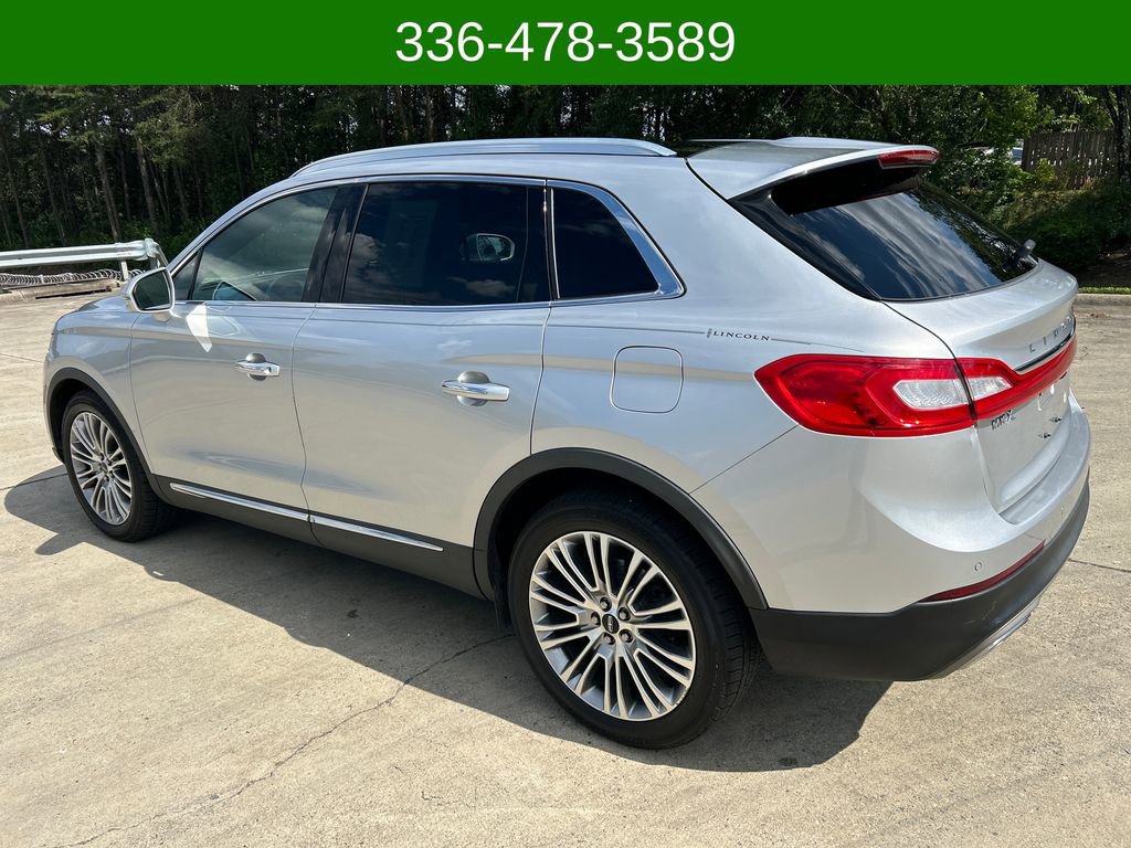 Used 2018 Lincoln MKX Reserve w/ Driver Assistance Package AWD/4WD image 3