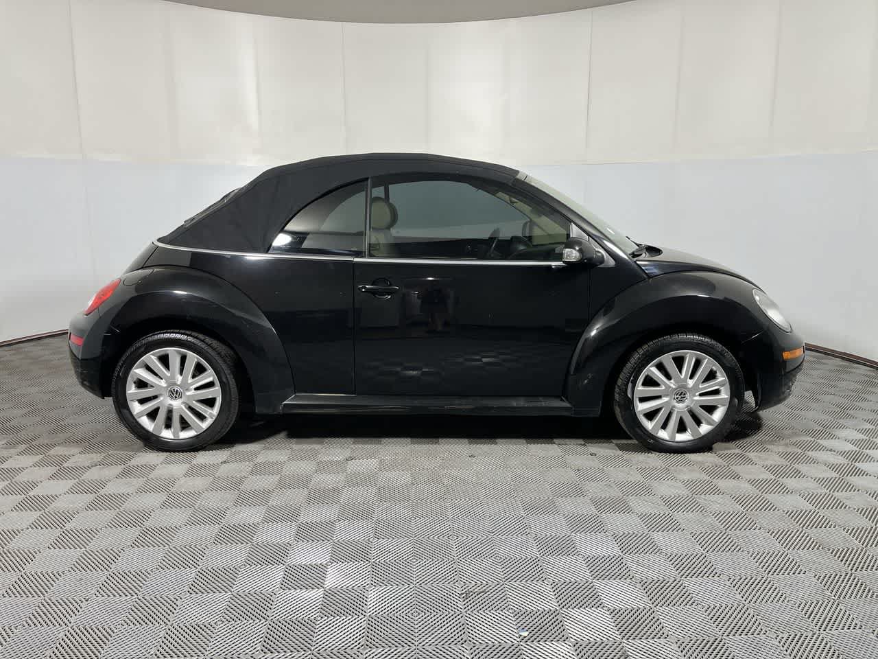 Used 2008 Volkswagen Beetle SE FWD image 9