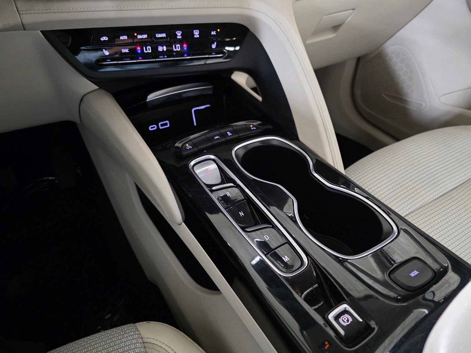 Used 2023 Buick Envision Preferred image 26