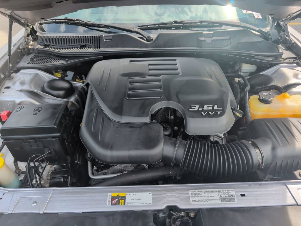 Used 2014 Dodge Challenger SXT image 20