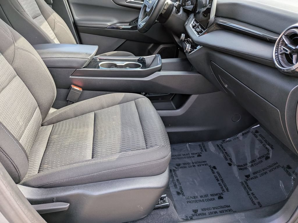 Used 2025 Chevrolet Equinox LT AWD/4WD image 28