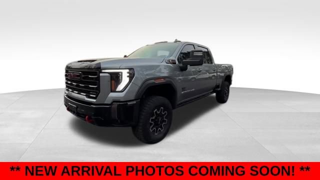 Used 2024 GMC Sierra 2500 AT4X image 2