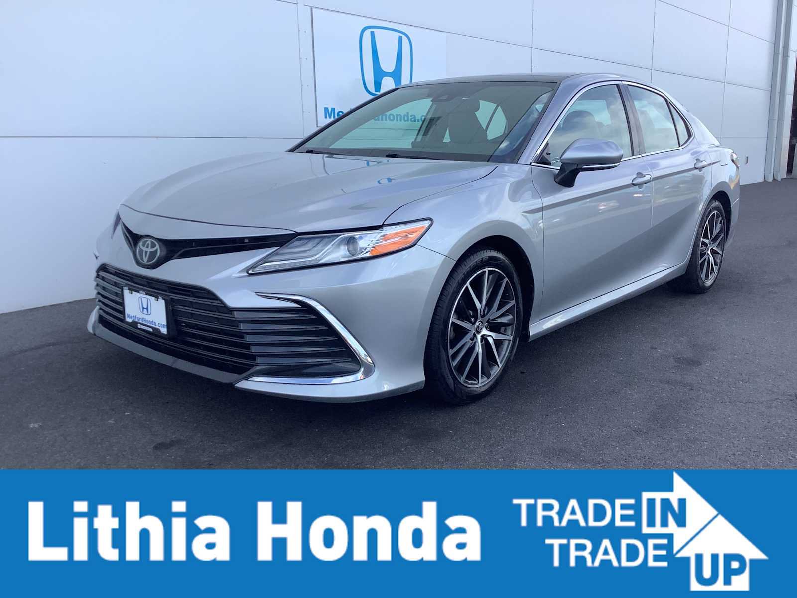 Used 2021 Toyota Camry XLE w/ Navigation Package