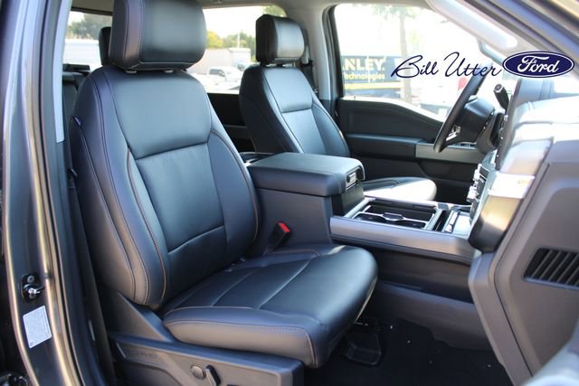 New 2026 Ford F350 Lariat w/ Black Appearance Package image 7