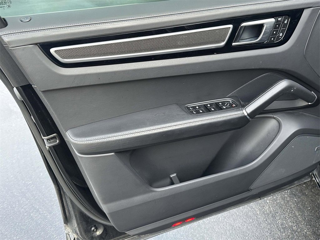 Used 2022 Porsche Cayenne GTS image 18