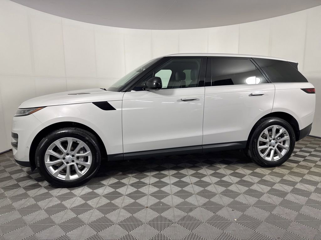 Used 2025 Land Rover Range Rover Sport SE