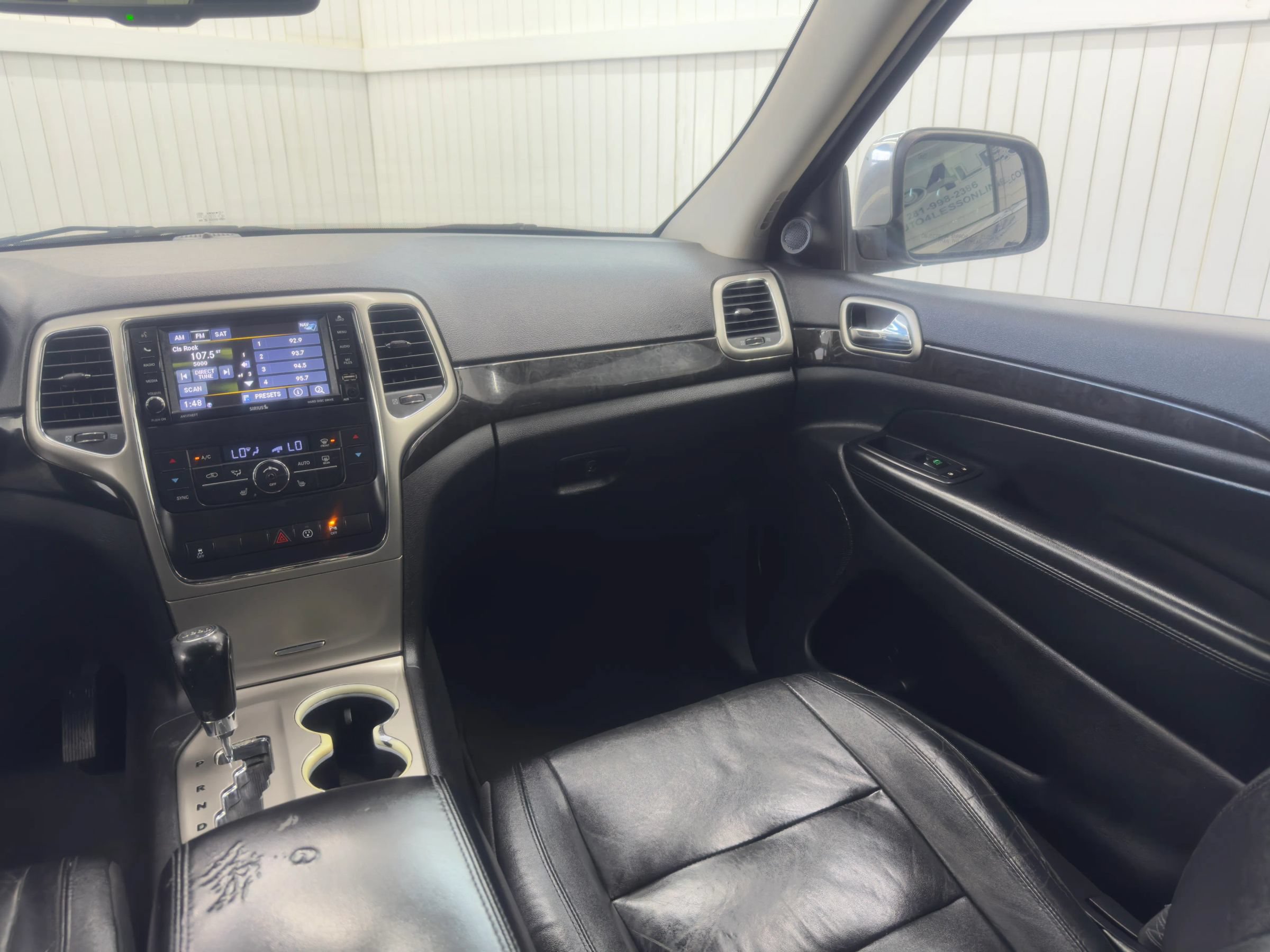 Used 2013 Jeep Grand Cherokee Laredo AWD/4WD image 12