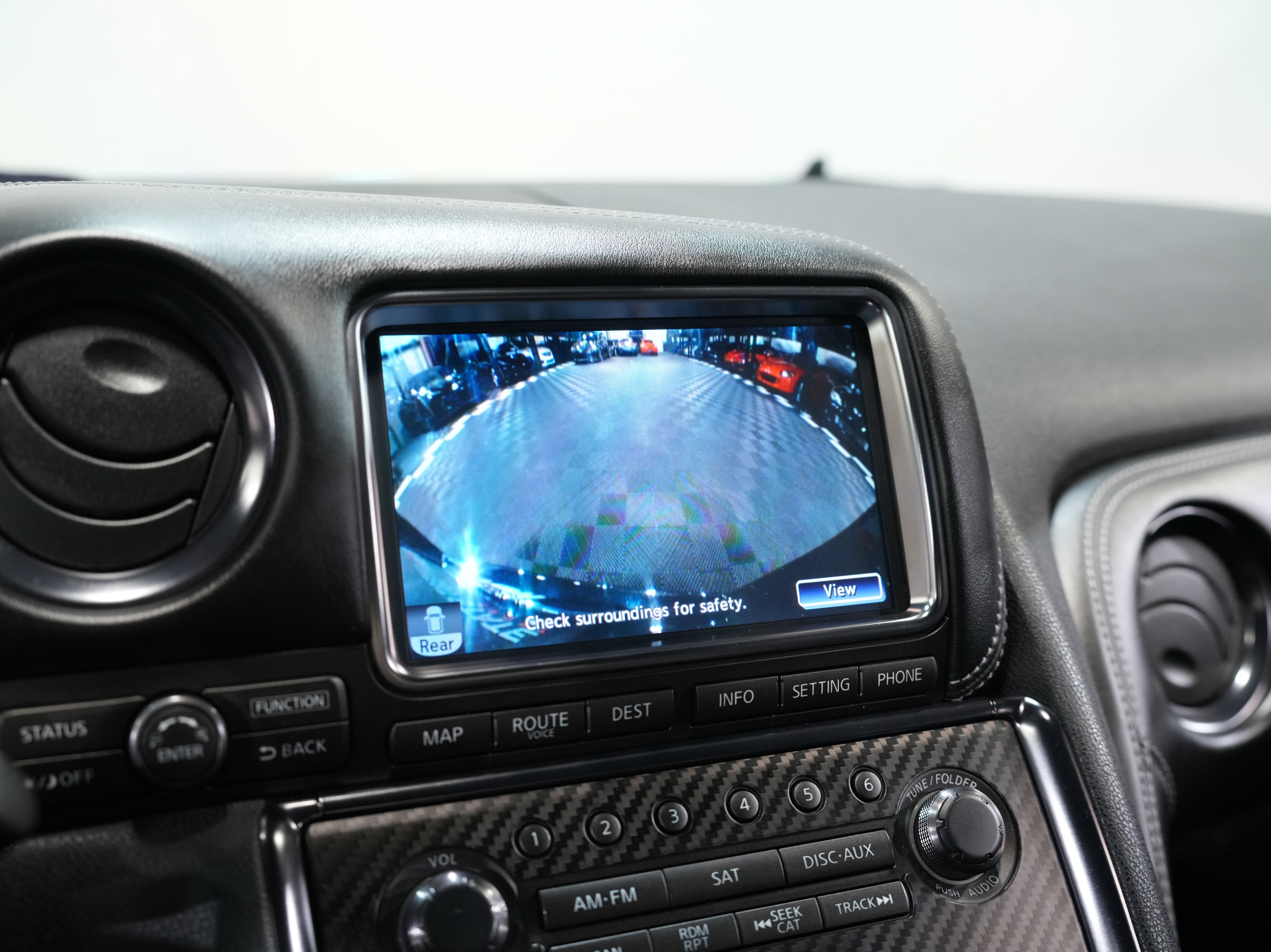 Used 2015 Nissan GT-R Premium image 41