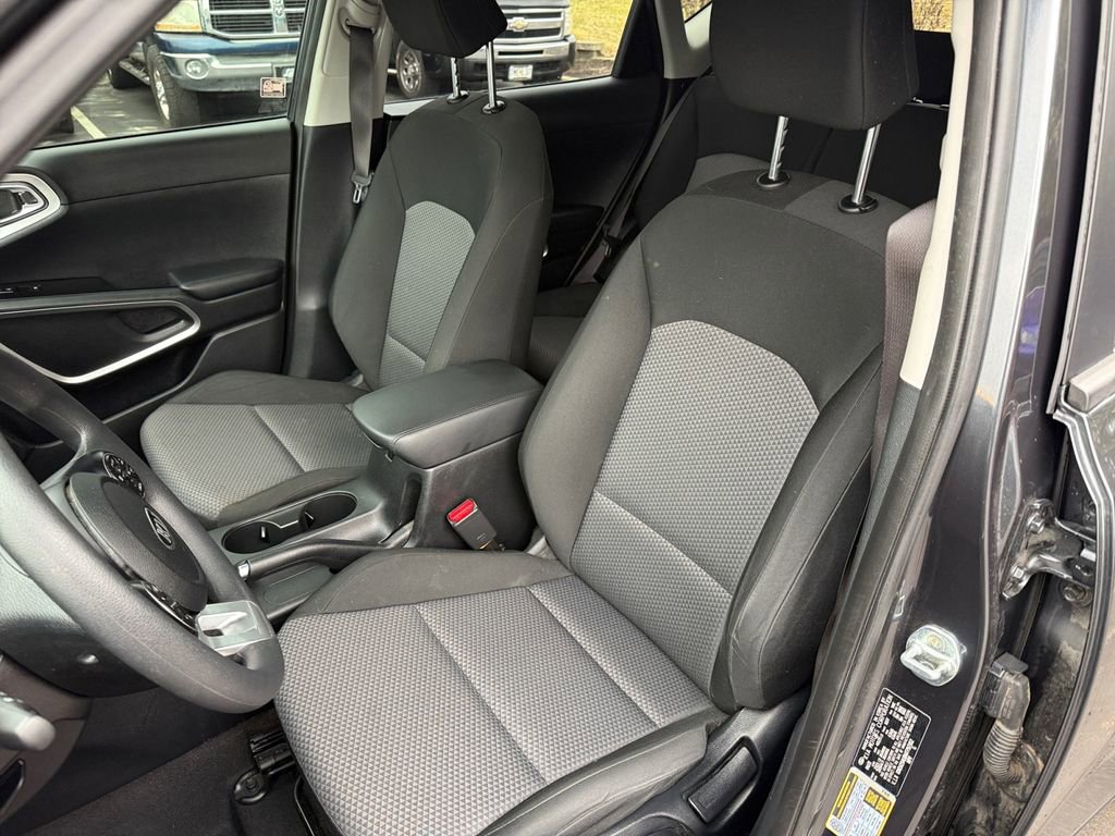 Used 2021 Kia Soul LX FWD image 17