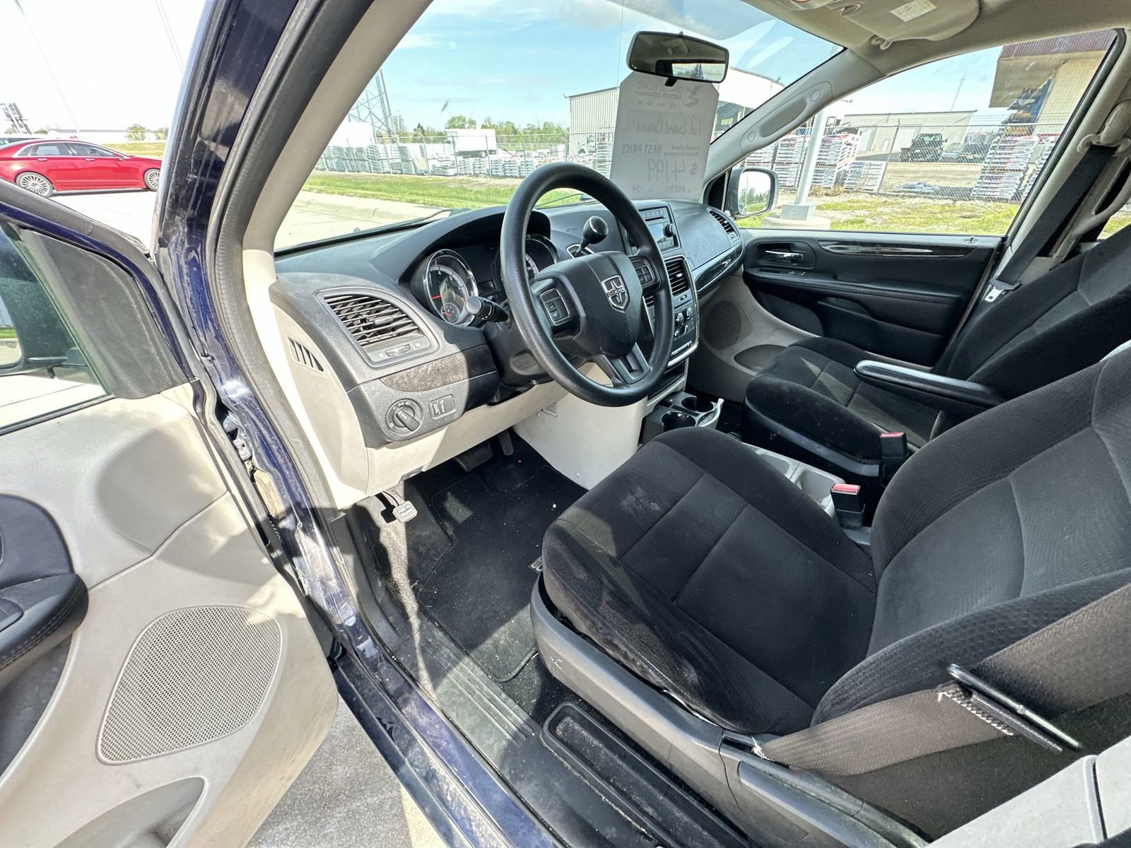 Used 2012 Dodge Grand Caravan SE FWD image 10