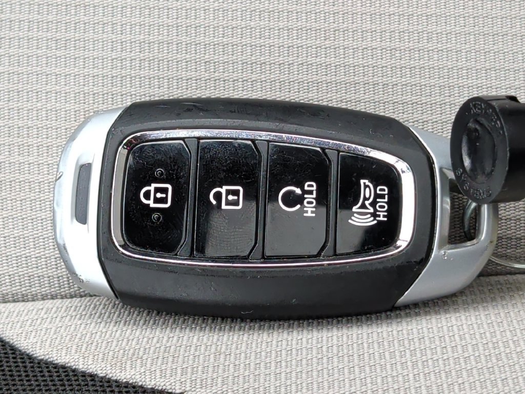 Used 2025 Hyundai Venue SEL FWD image 39