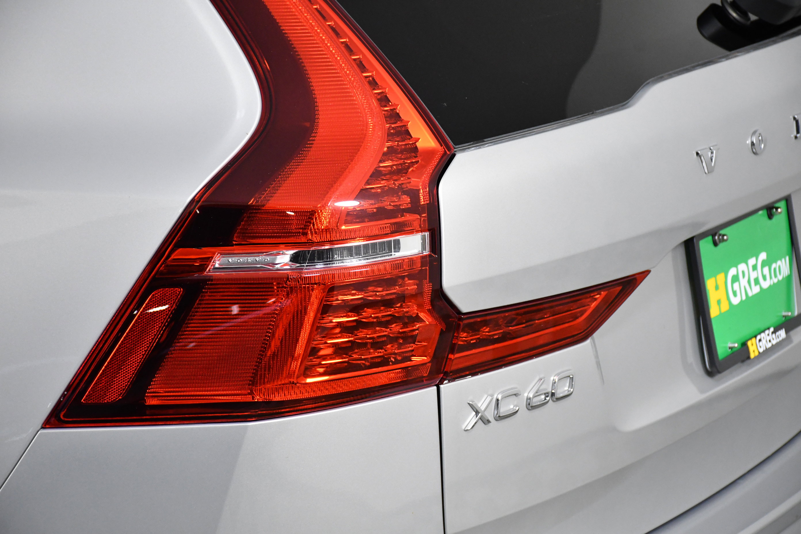 Used 2025 Volvo XC60 B5 Plus image 33