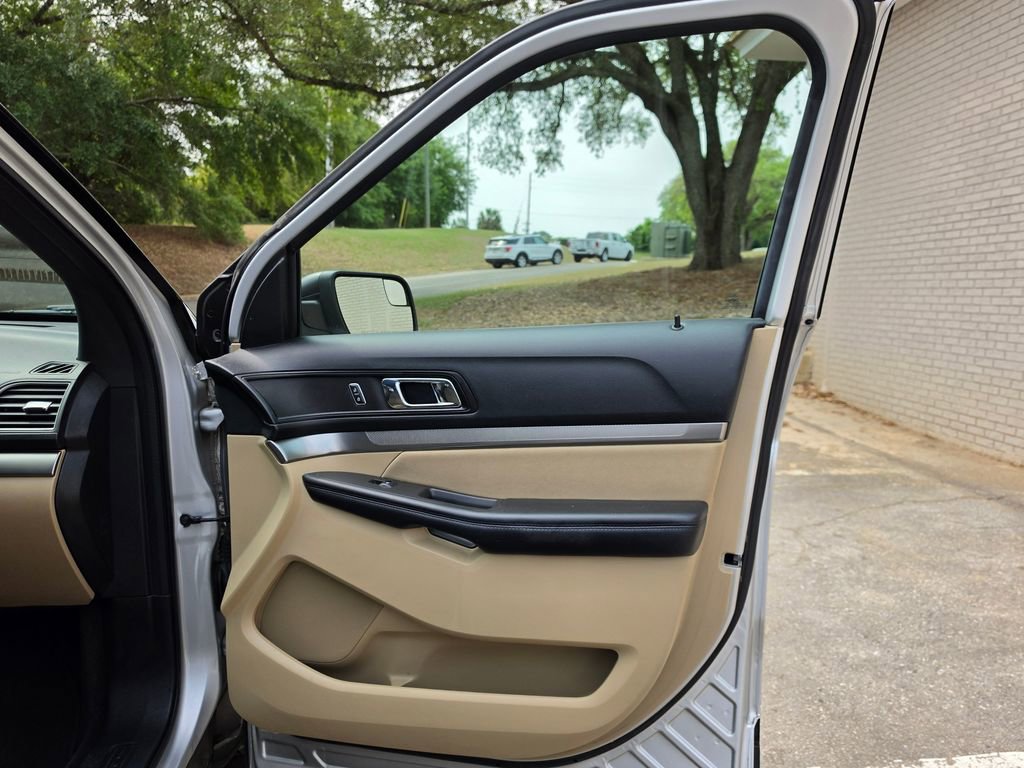 Used 2017 Ford Explorer FWD image 41