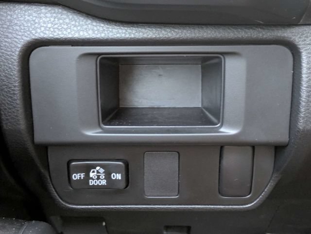 Used 2017 Toyota Tacoma SR w/ SR Convenience Package RWD image 24