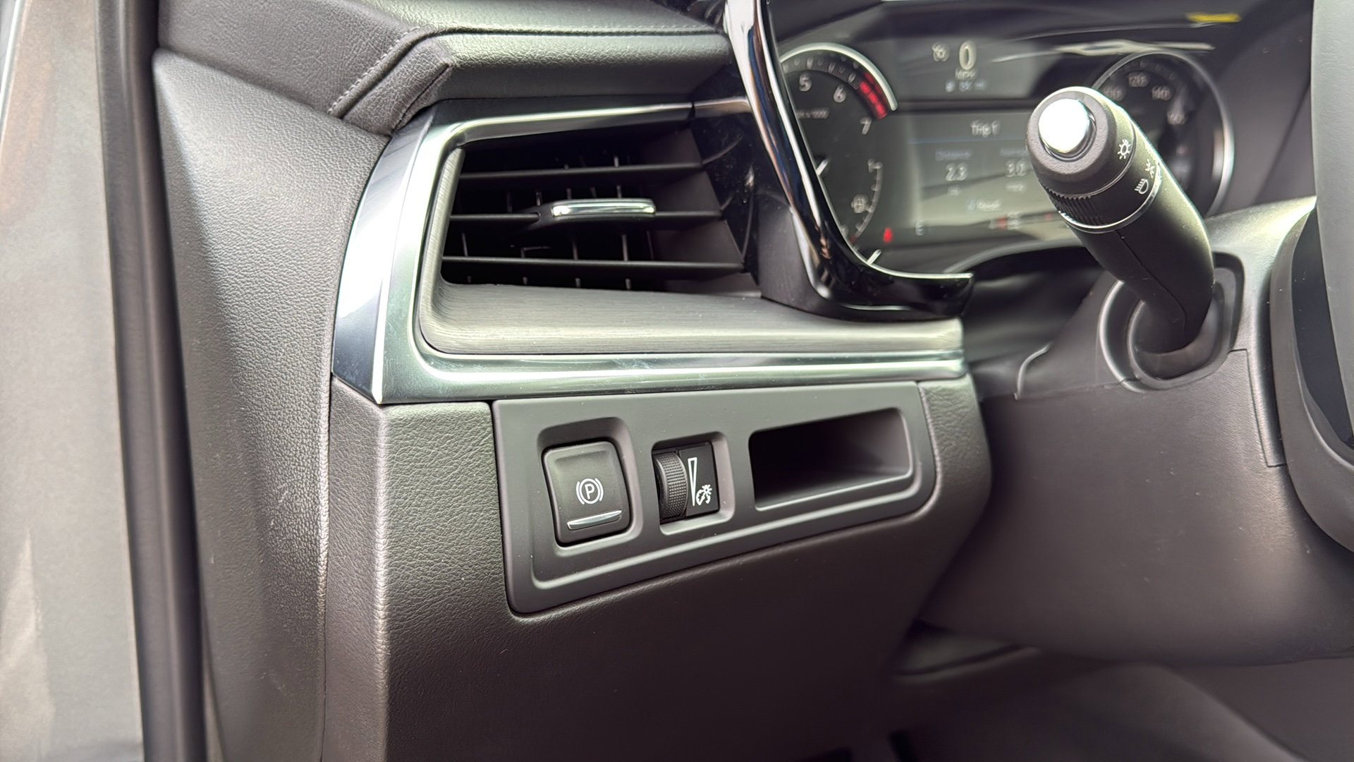 New 2026 Cadillac XT5 Luxury w/ LPO, Floor Liner Package image 13