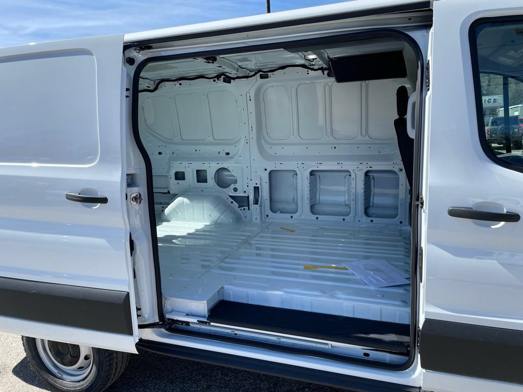 New 2026 Ford Transit 250 Low Roof RWD image 24